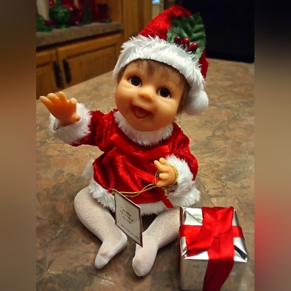 Vintage Ashton Drake Calendar Collections December Christmas Figurine.